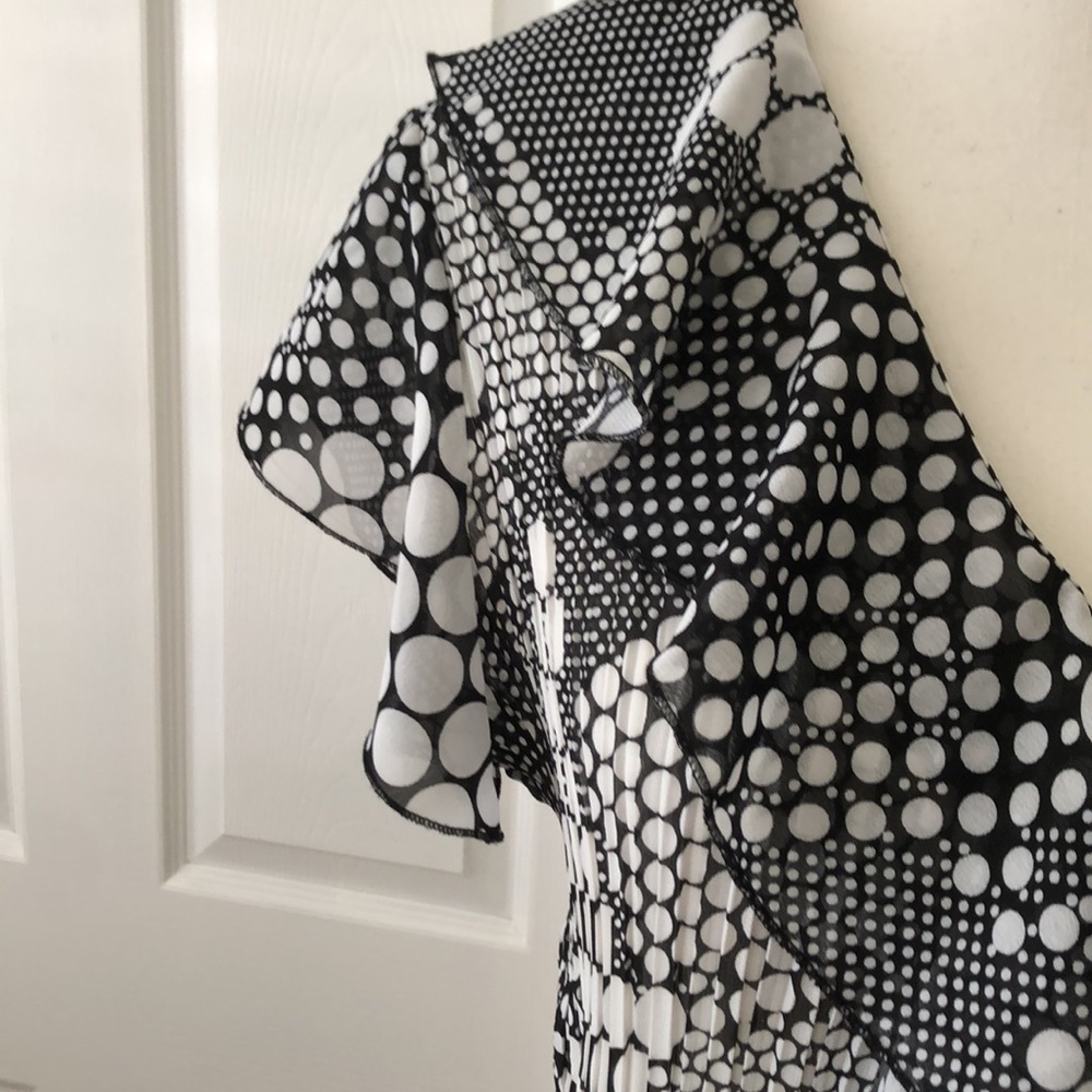 Misty & Max - Picture 4 of 9
